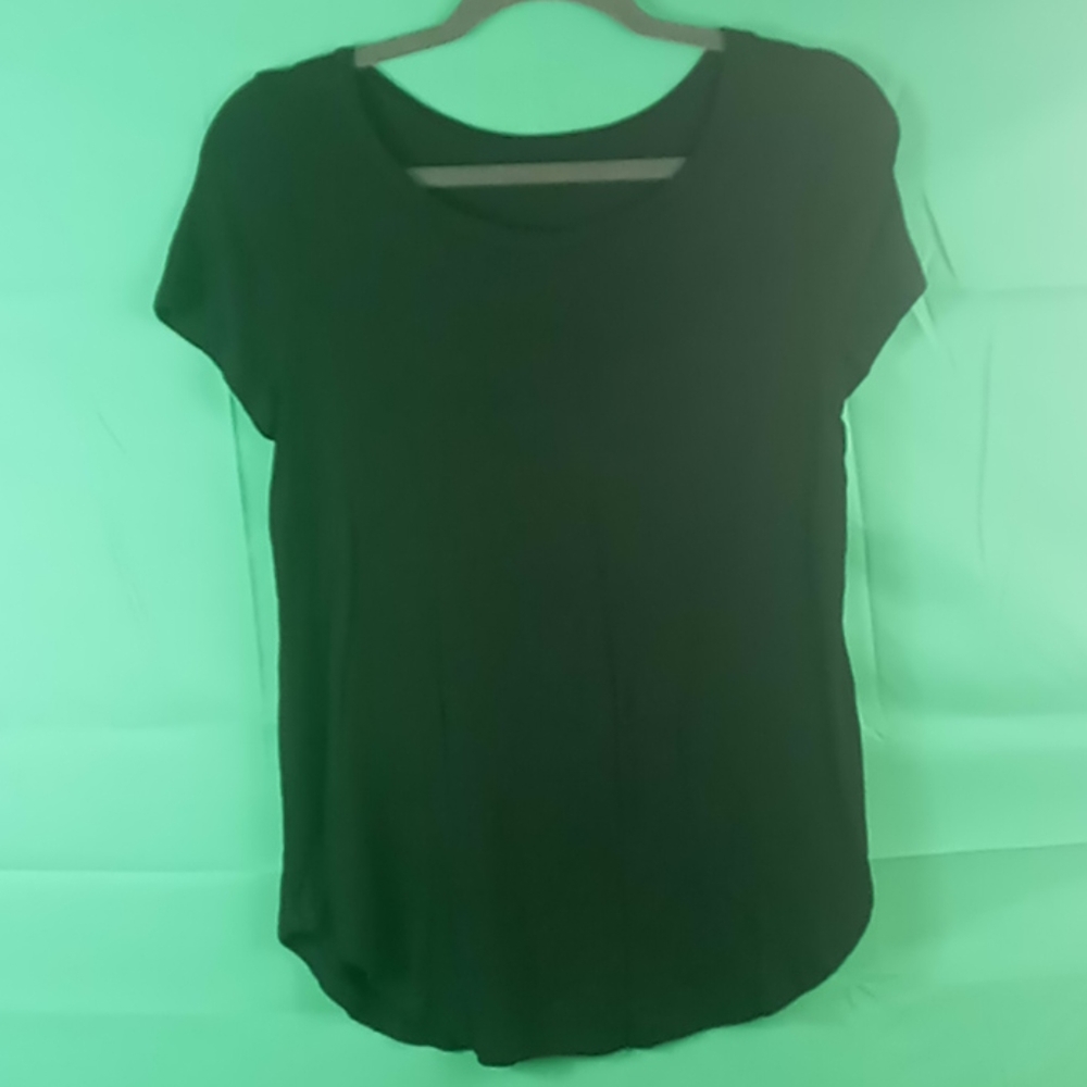 Womens short sleeve top size small